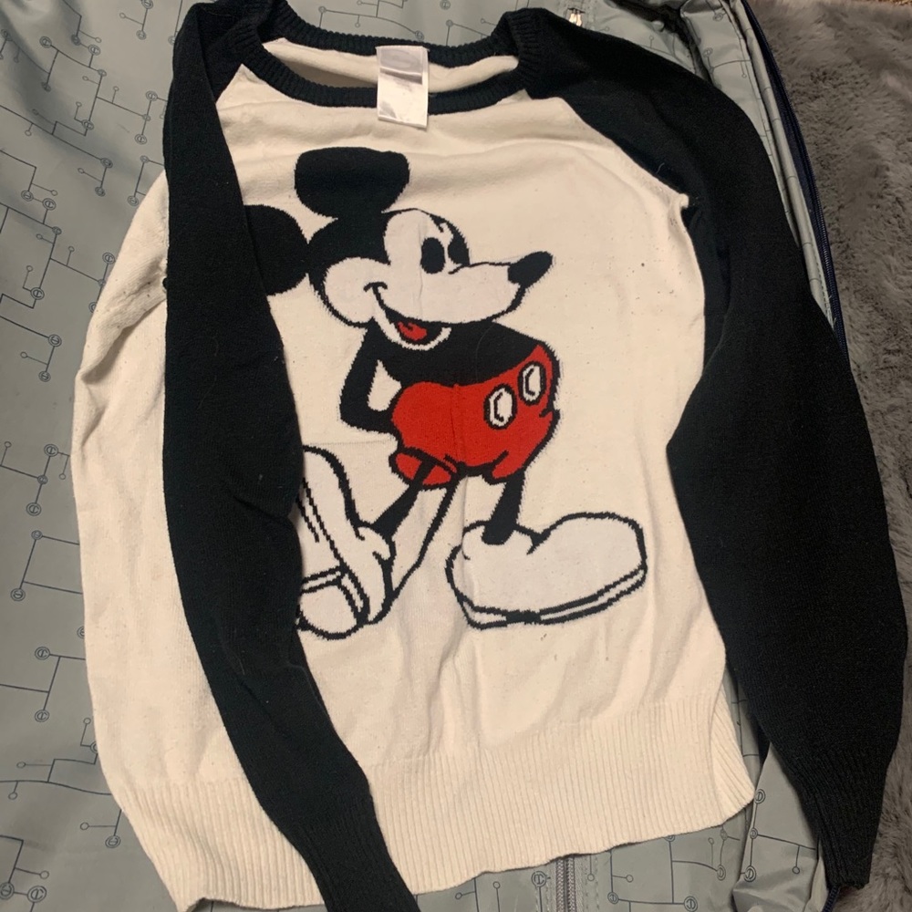 DISNEY long sleeve ✨
